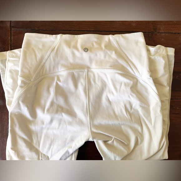 Lululemon White Mesh Panel Cropped Leggings Size 8 - Picture 3 of 6